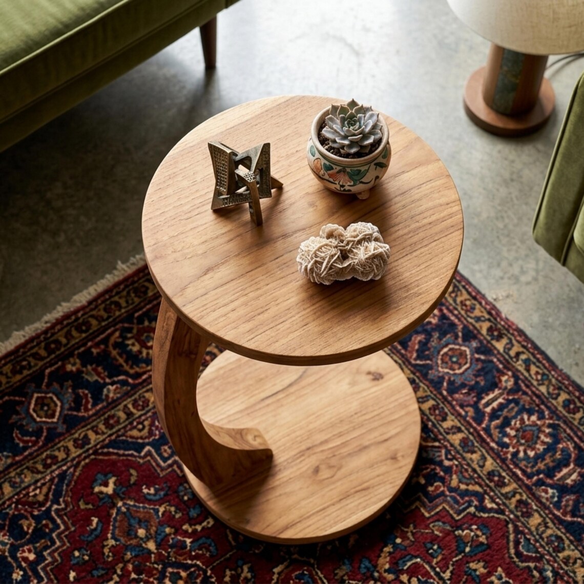 Table d'Appoint Scandinave en Bois - Design Courbe "C"